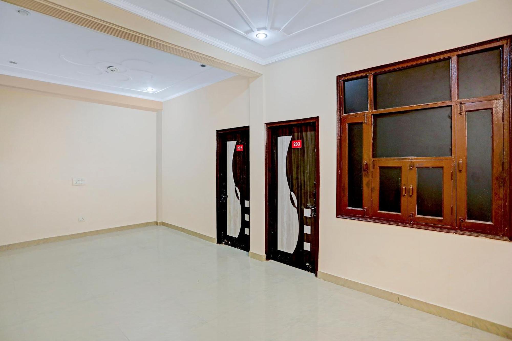 Hotel O Pari Hotel Ghaziabad Extérieur photo